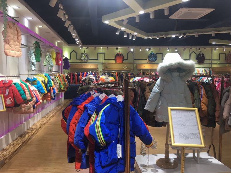 成都荷花池童裝批發 睿利熊品牌解析與市場前景